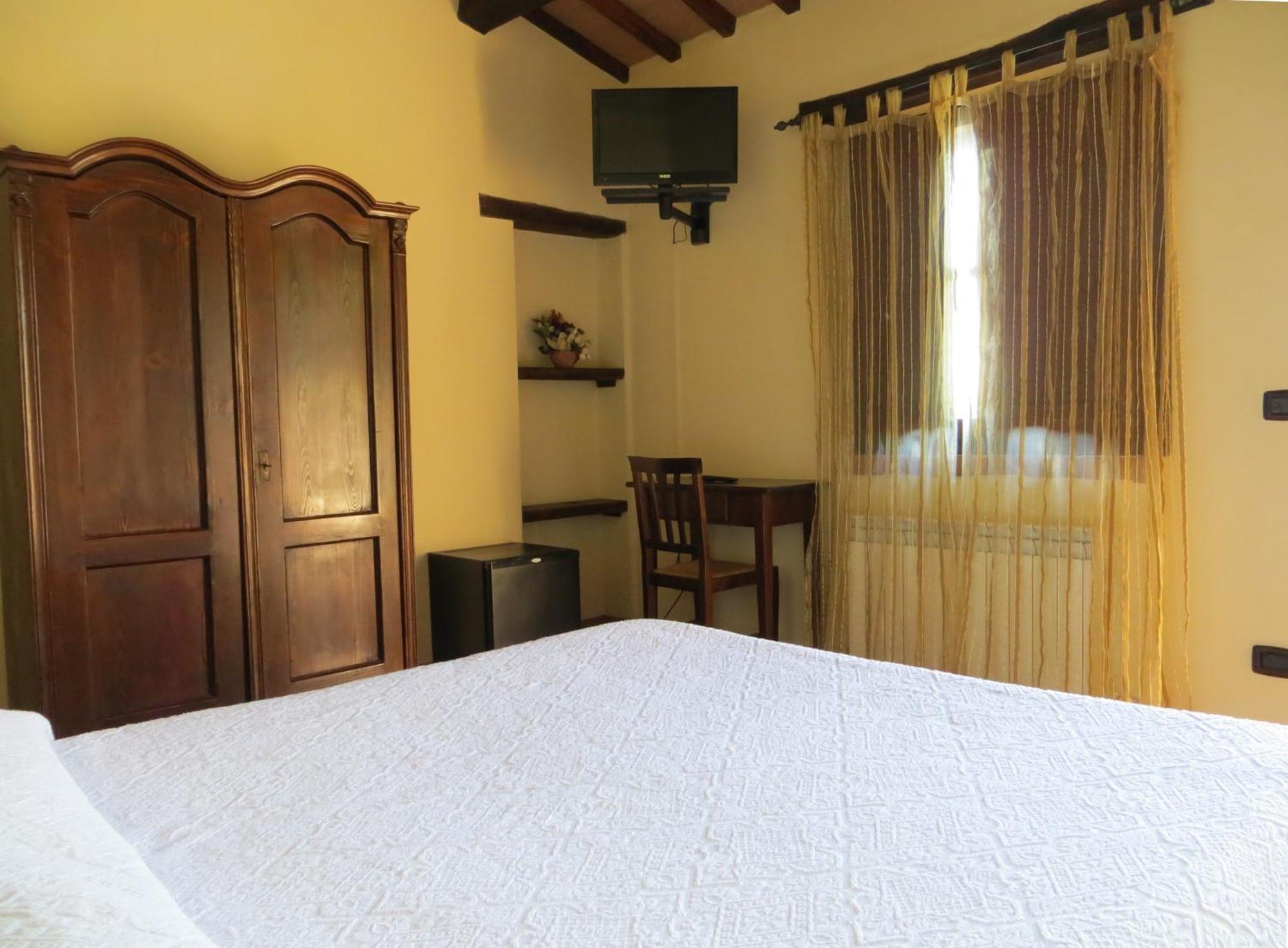 Agriturismo Casale Delle Lucrezie Todi Exterior photo