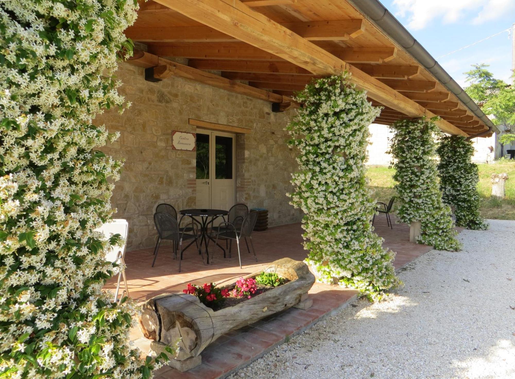 Agriturismo Casale Delle Lucrezie Todi Exterior photo