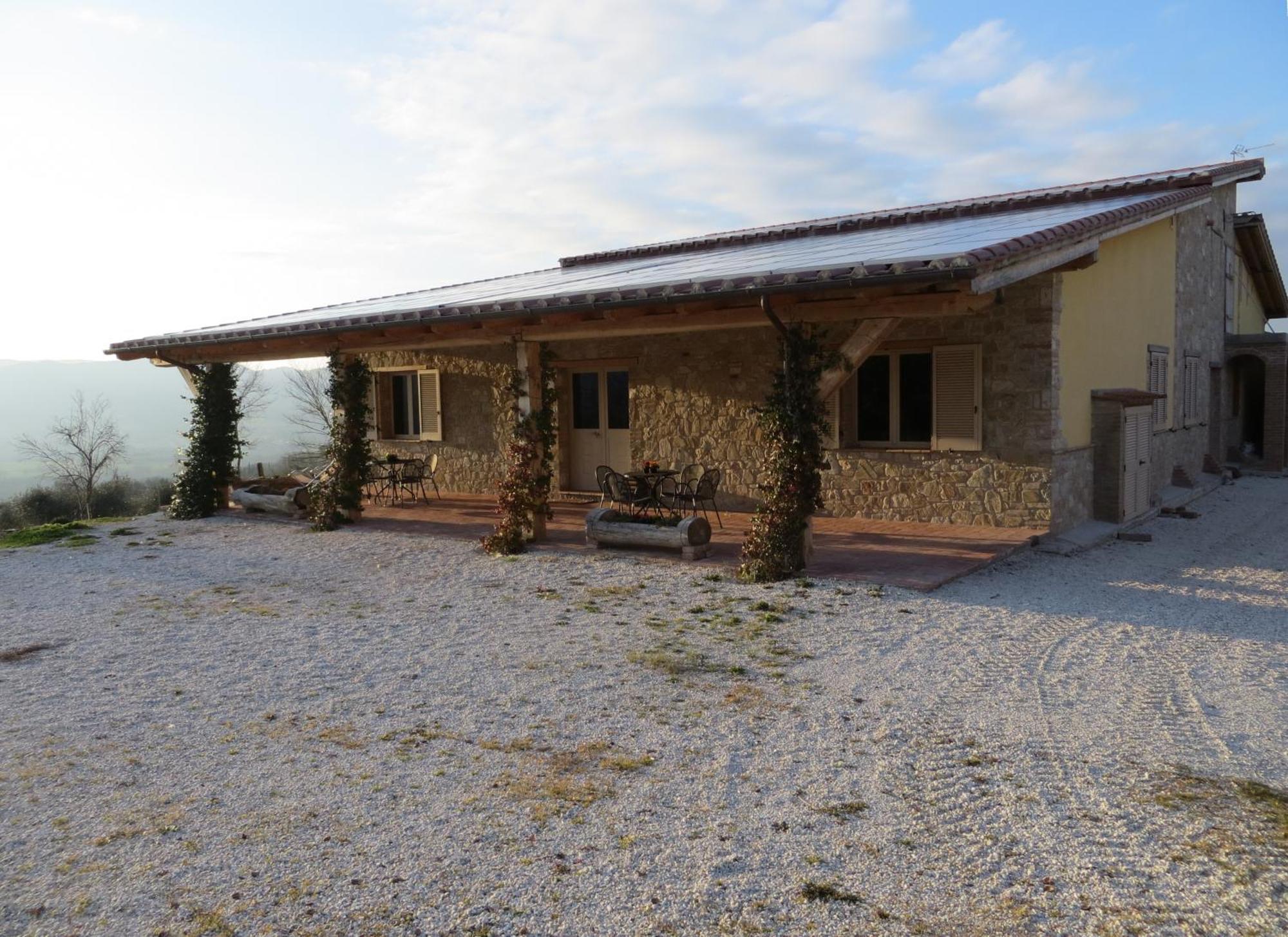Agriturismo Casale Delle Lucrezie Todi Exterior photo