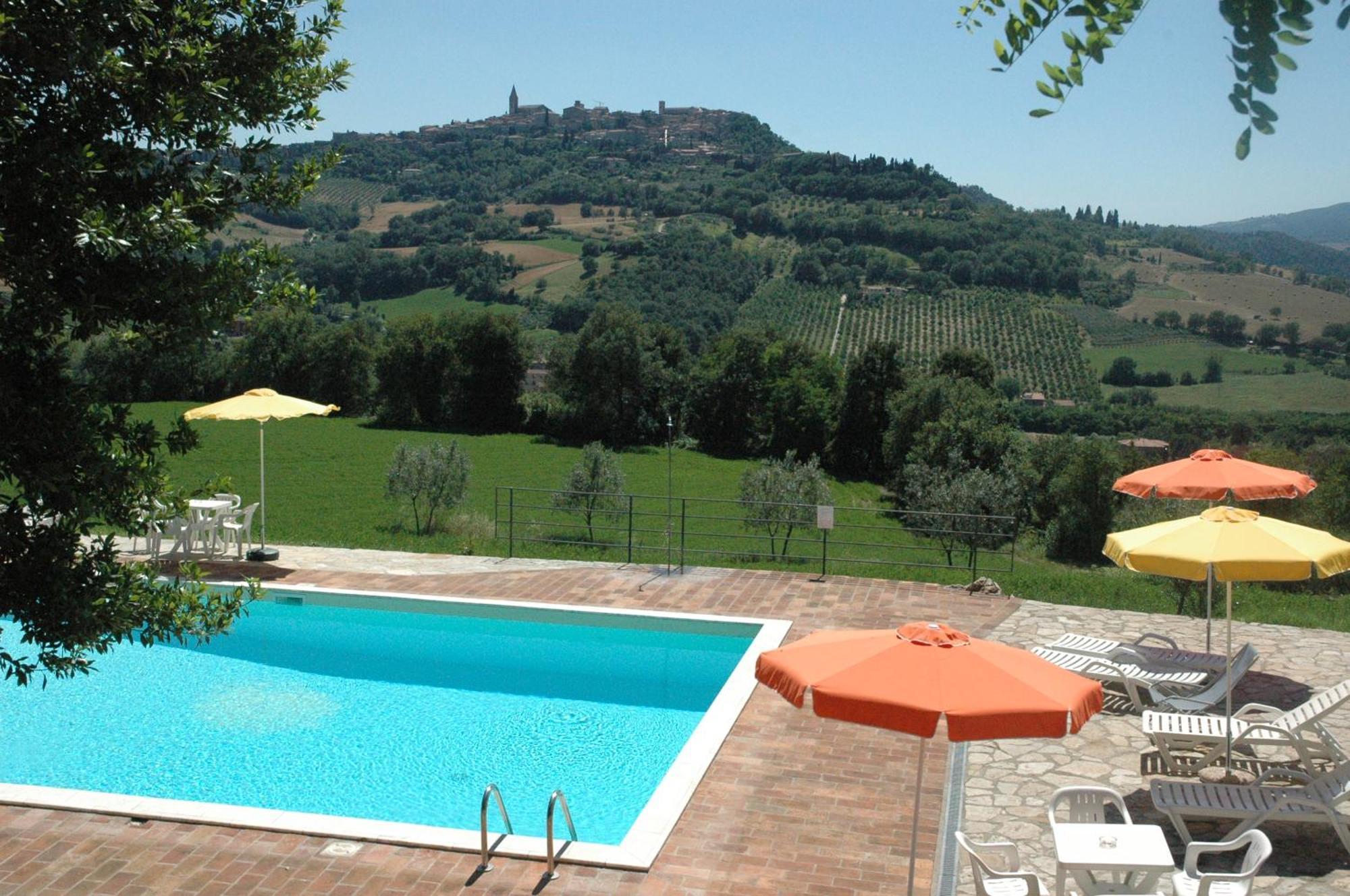 Agriturismo Casale Delle Lucrezie Todi Exterior photo